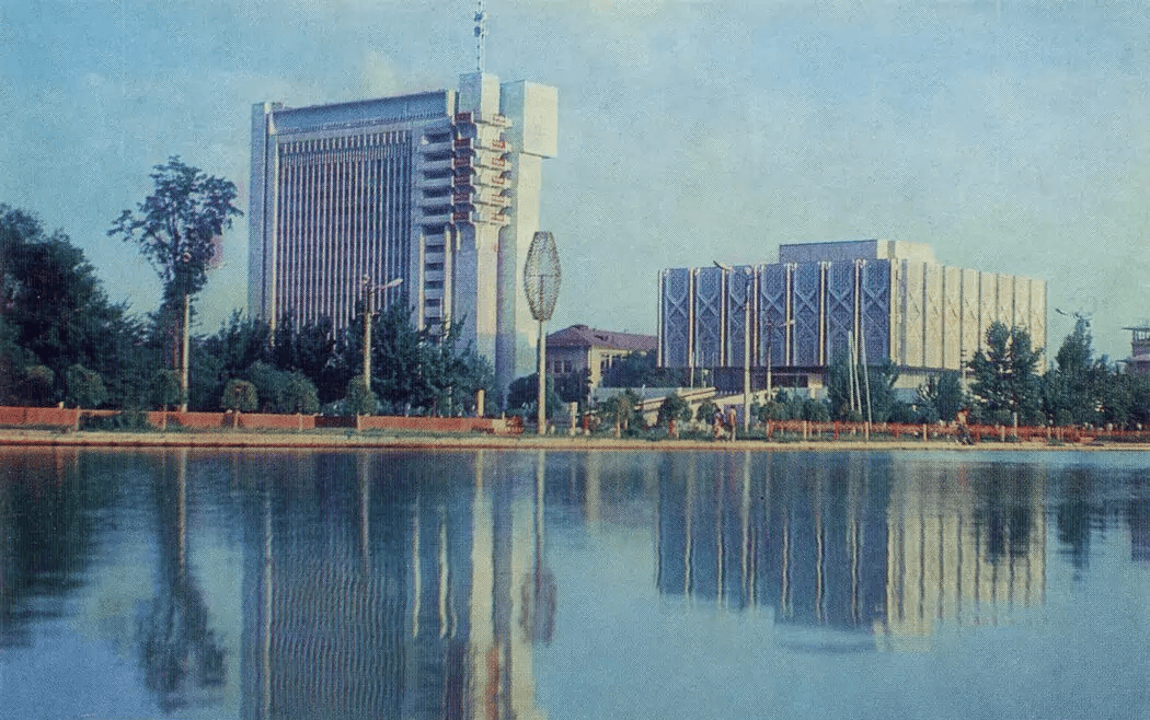 Fountains at Mustaqillik Square